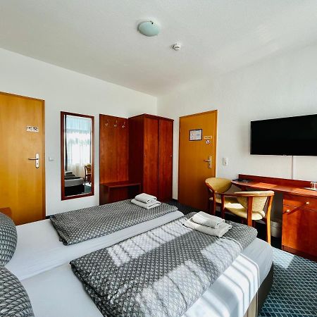 Hotel-Pension "Petridamm" 罗斯托克 外观 照片