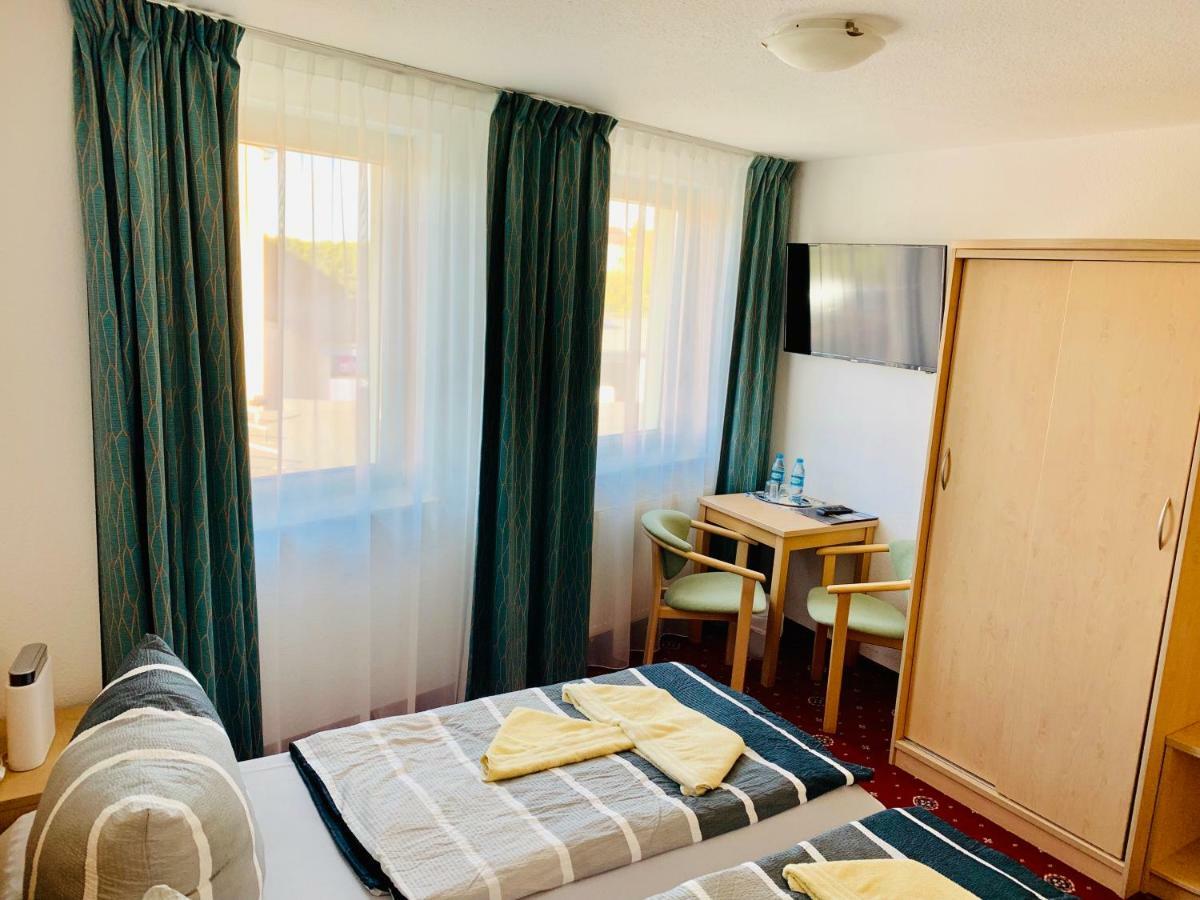 Hotel-Pension "Petridamm" 罗斯托克 外观 照片