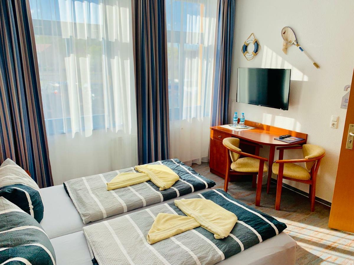 Hotel-Pension "Petridamm" 罗斯托克 外观 照片