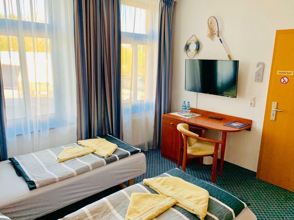 Hotel-Pension "Petridamm" 罗斯托克 外观 照片