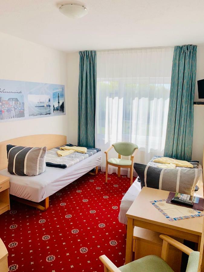 Hotel-Pension "Petridamm" 罗斯托克 外观 照片