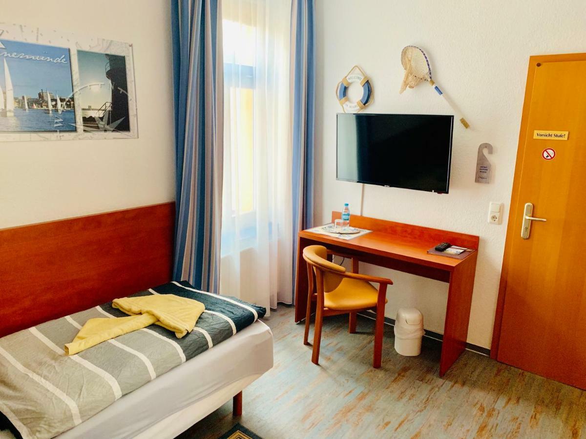 Hotel-Pension "Petridamm" 罗斯托克 外观 照片